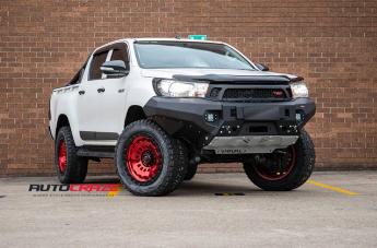 TOYOTA HILUX N80 4WD ZEPHYR CANDY RED